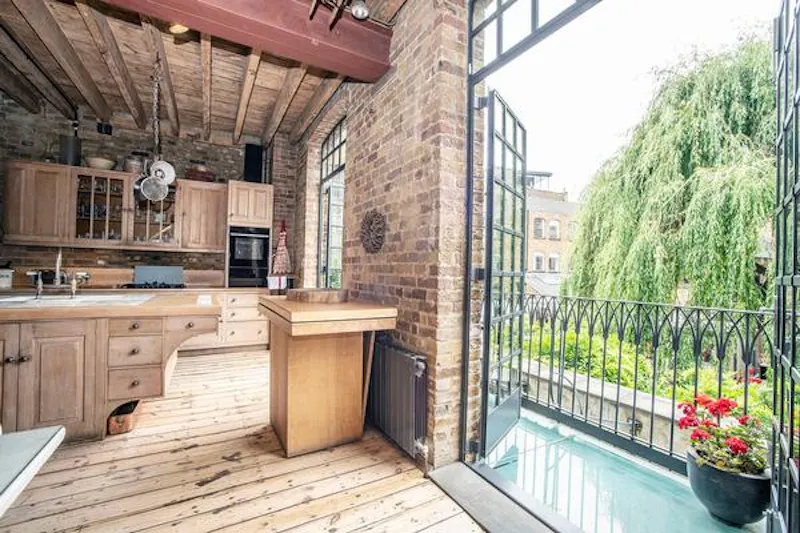 French doors at Studio space with shoot kitchen, F657 (photo 23)