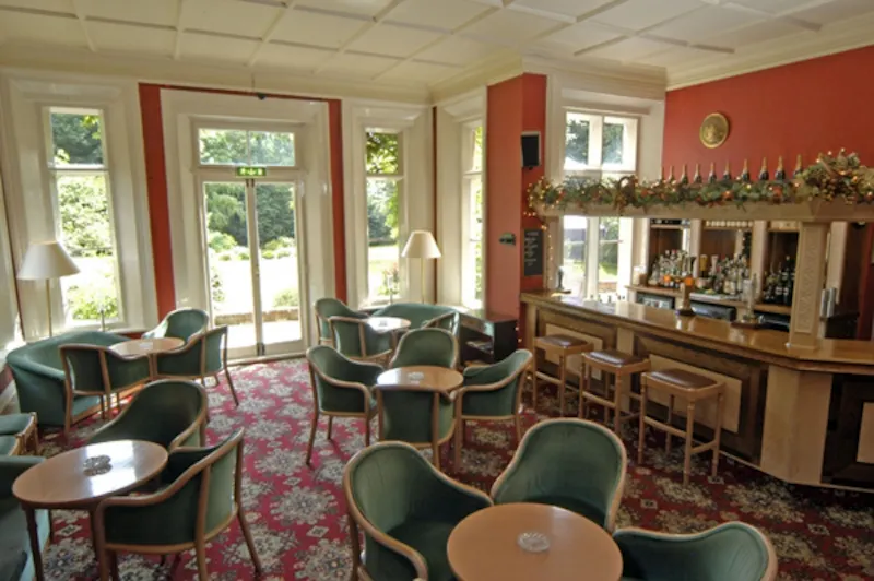 Bar at Homely country hotel in Suffolk, M269 (photo 10)