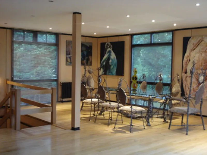 Dining room at Dark, exotic Claygate house, K316 (photo 29)