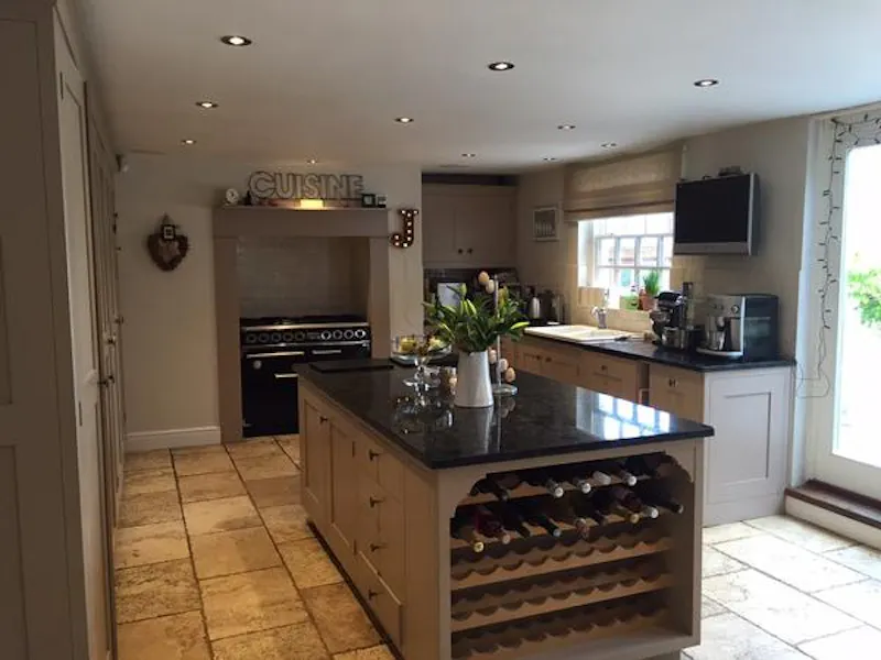 Classic home in Oakington, A1102 (photo 8)