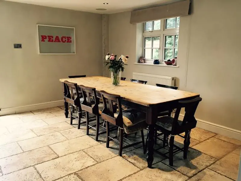 Classic home in Oakington, A1102 (photo 9)