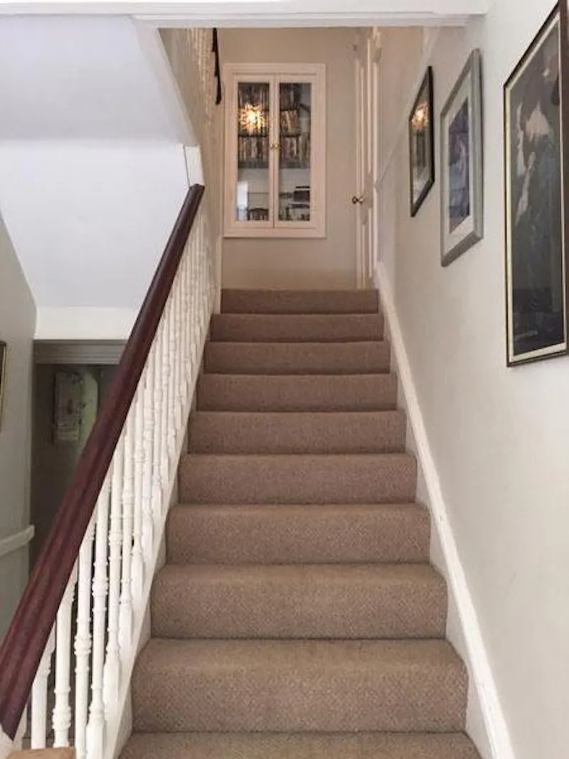 Staircase at Classic home in Oakington, A1102 (photo 14)