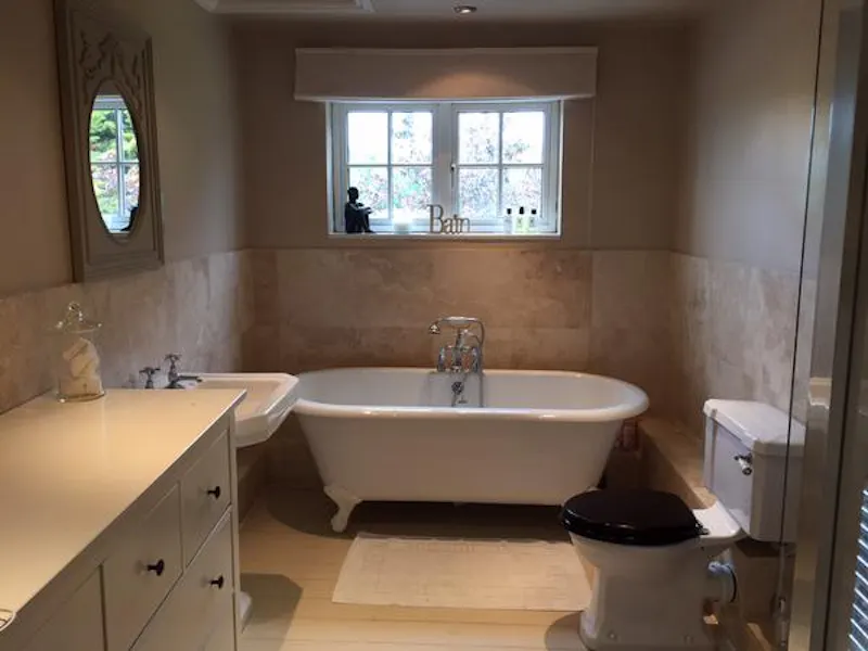 Classic home in Oakington, A1102 (photo 18)
