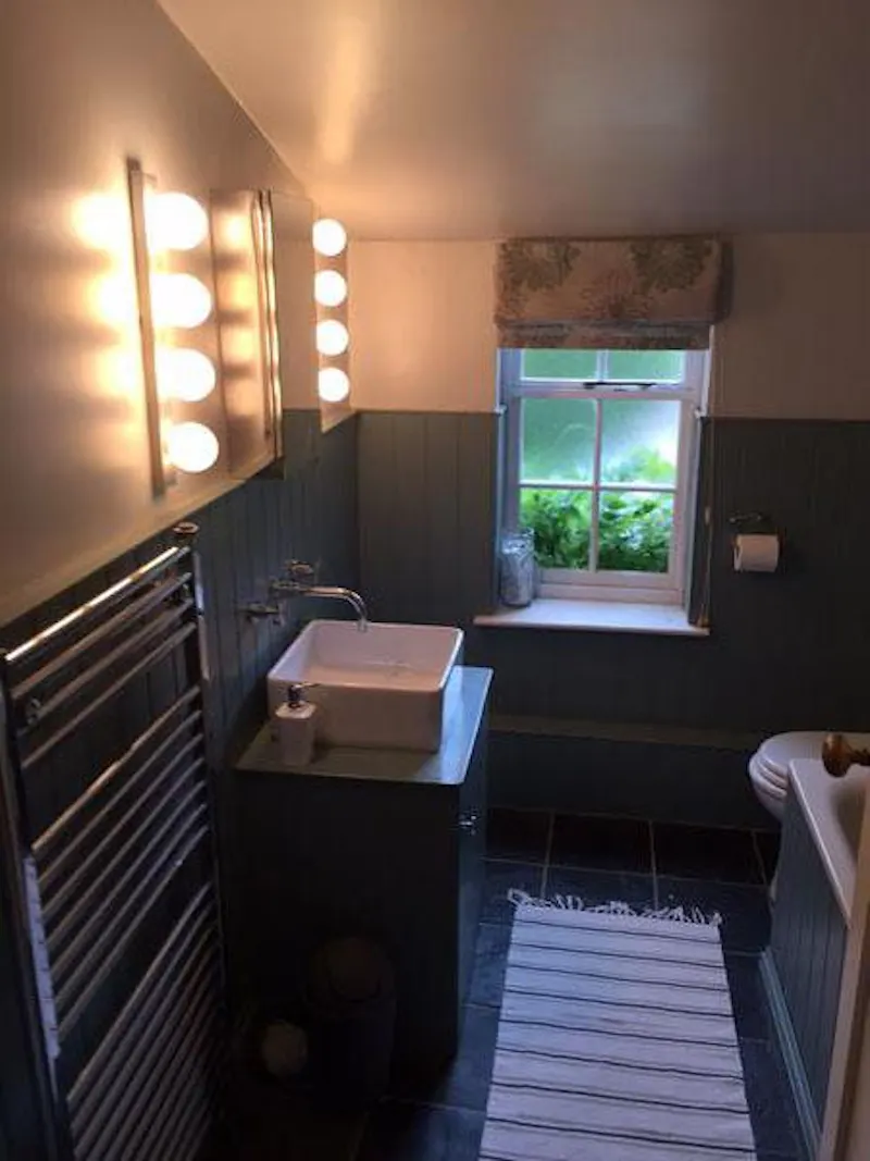 Classic home in Oakington, A1102 (photo 19)