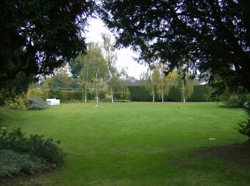 Garden at Classic home in Oakington, A1102 (photo 32)