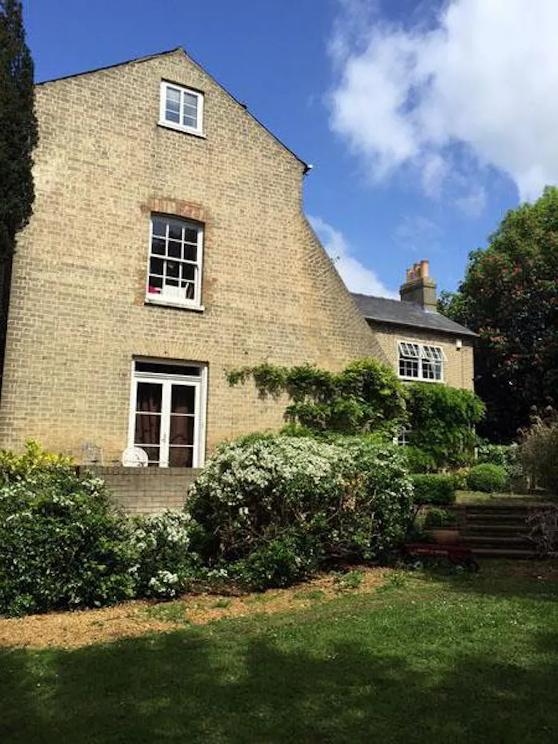 Classic home in Oakington, A1102 (photo 34)