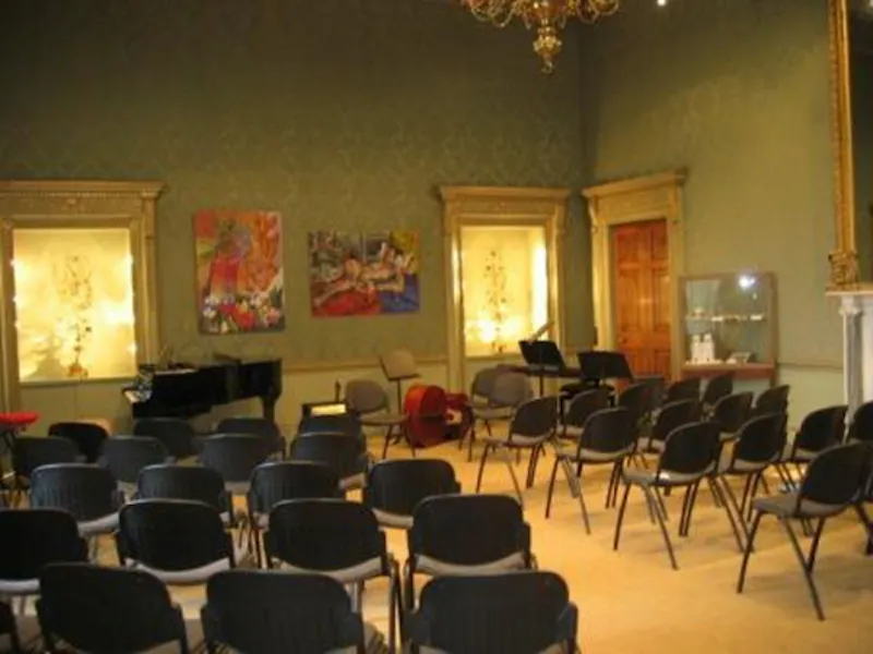 Boardroom at Film location J54 in Surrey (photo 13)
