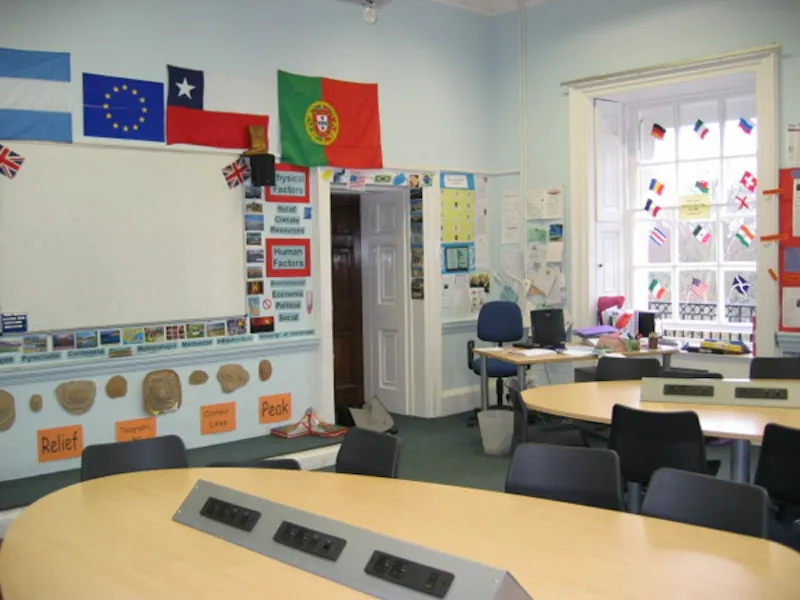 Classroom at Film location J54 in Surrey (photo 15)