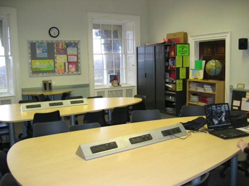 Film location J54 in Surrey (photo 16)