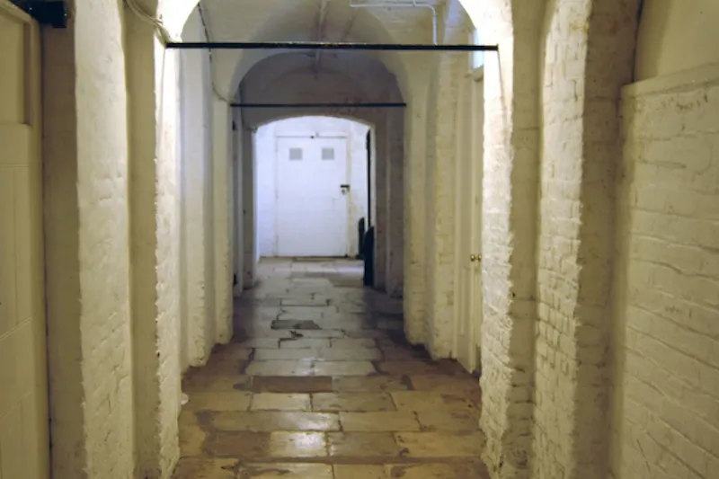 Cellar at Film location J54 in Surrey (photo 17)