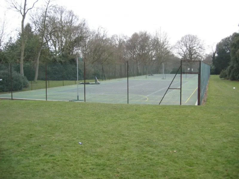 Tennis court at Film location J54 in Surrey (photo 29)