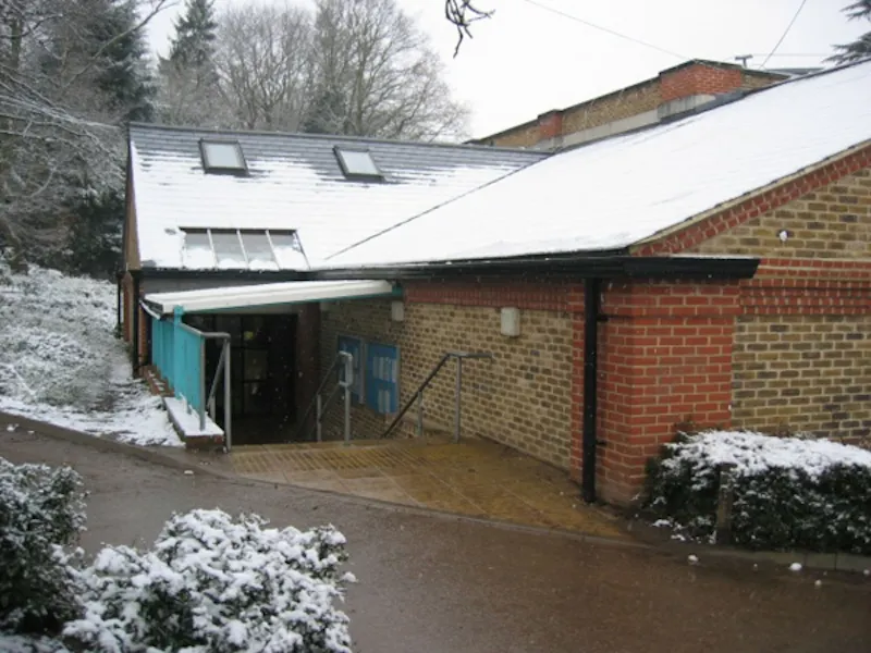 Film location J54 in Surrey (photo 34)