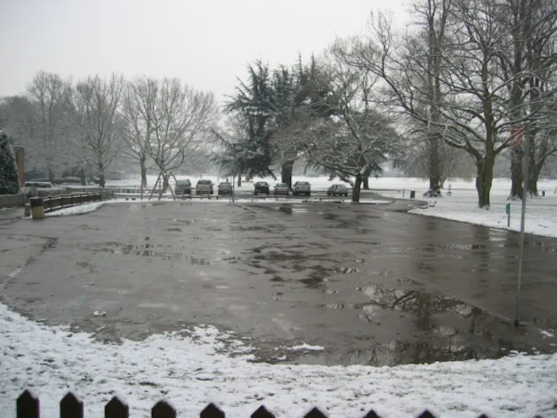 Driveway at Film location J54 in Surrey (photo 42)