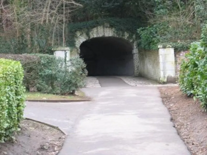 Film location J54 in Surrey (photo 45)