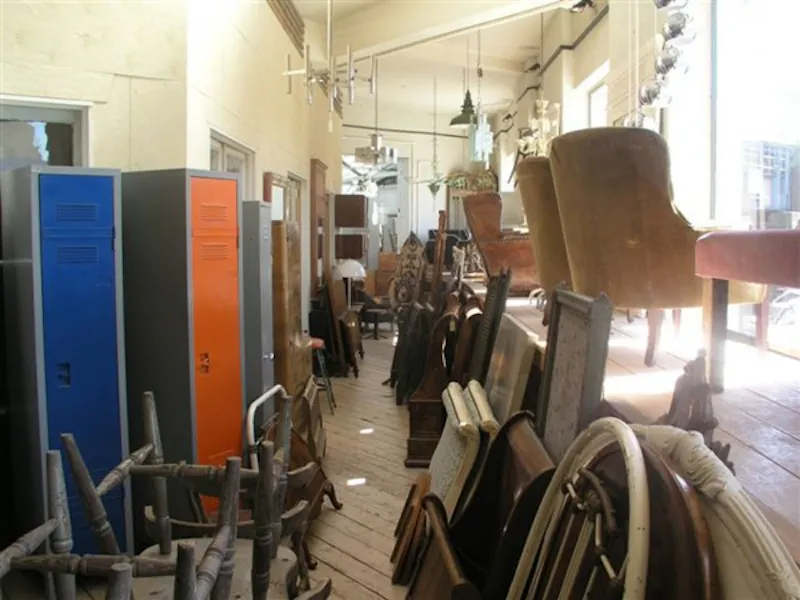 Parsons Green furniture showroom, N178 (photo 8)