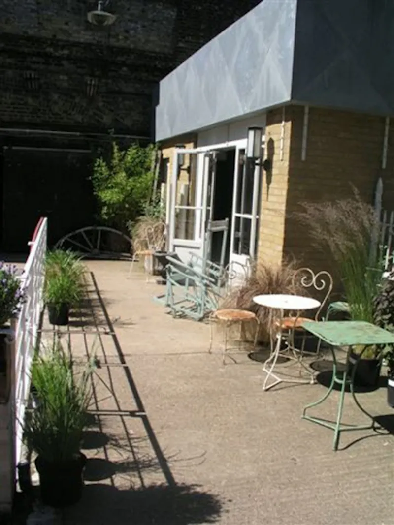 Parsons Green furniture showroom, N178 (photo 20)