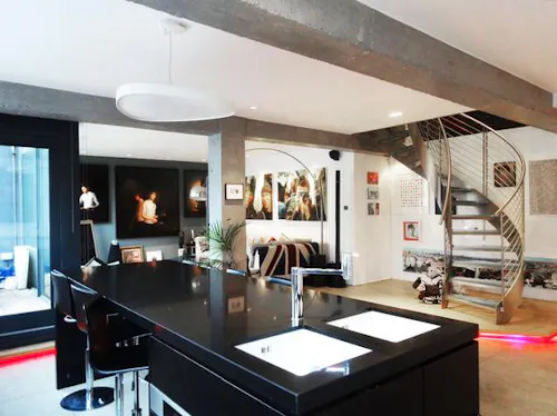 Funky Dean Street penthouse, F968