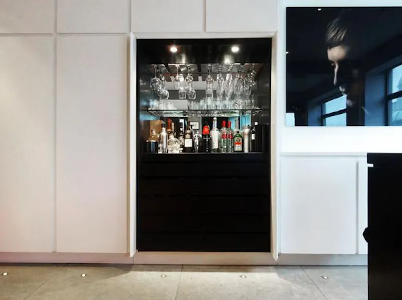Bar at Funky Dean Street penthouse, F968 (photo 8)