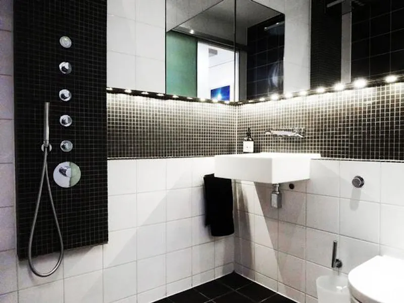 Bathroom at Funky Dean Street penthouse, F968 (photo 41)