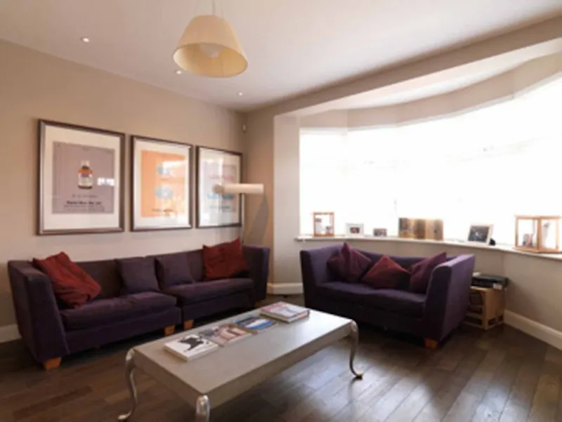 Living Room at Film location E325 in London (photo 3)
