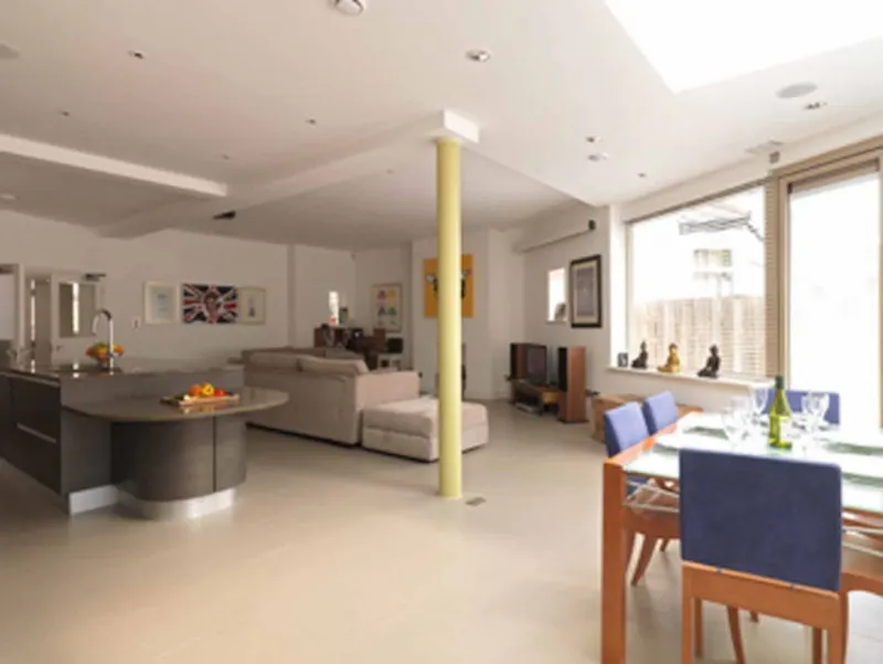 Open plan at Film location E325 in London (photo 9)