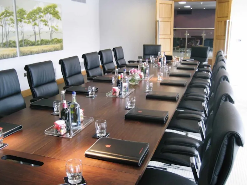 Boardroom at Hotel and venue near Windsor, R730 (photo 17)
