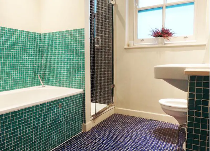Bath at Stylish Kensal Green house, E324 (photo 32)
