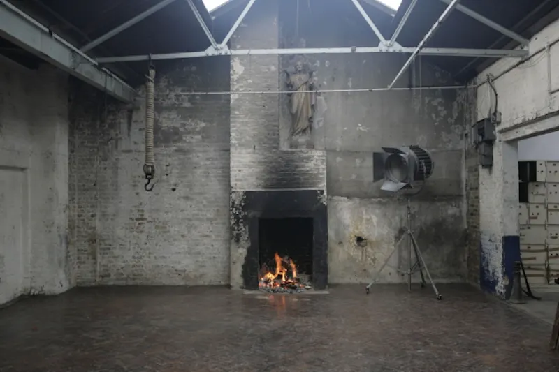 Fireplace at Versatile Dalston warehouse , N183 (photo 20)