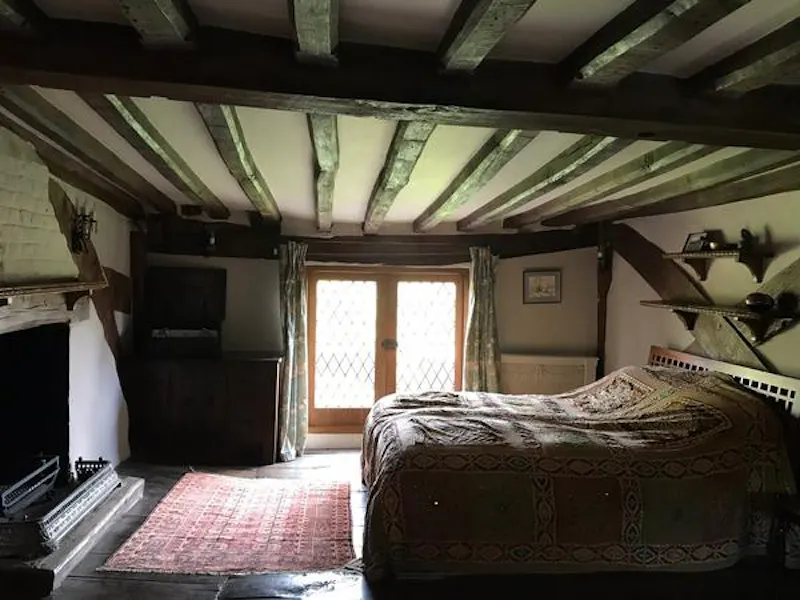 Bedroom at Quirky medieval country home, M270 (photo 25)
