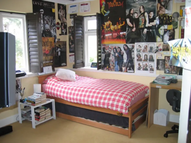 Bedroom - child's at Film location B701 in Surrey (photo 10)