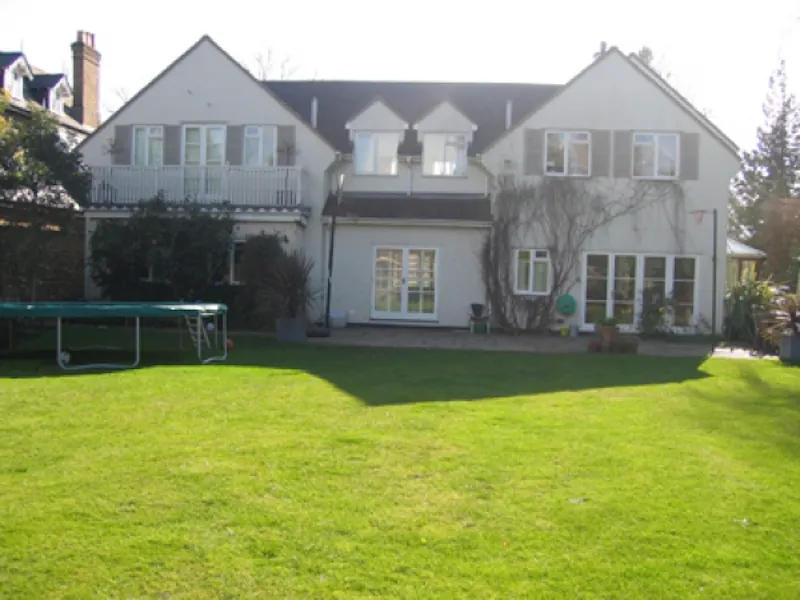 Garden at Film location B701 in Surrey (photo 11)