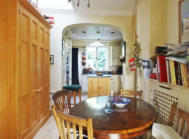 Dining room at Gothic Wimbledon Lodge, B59 (photo 14)