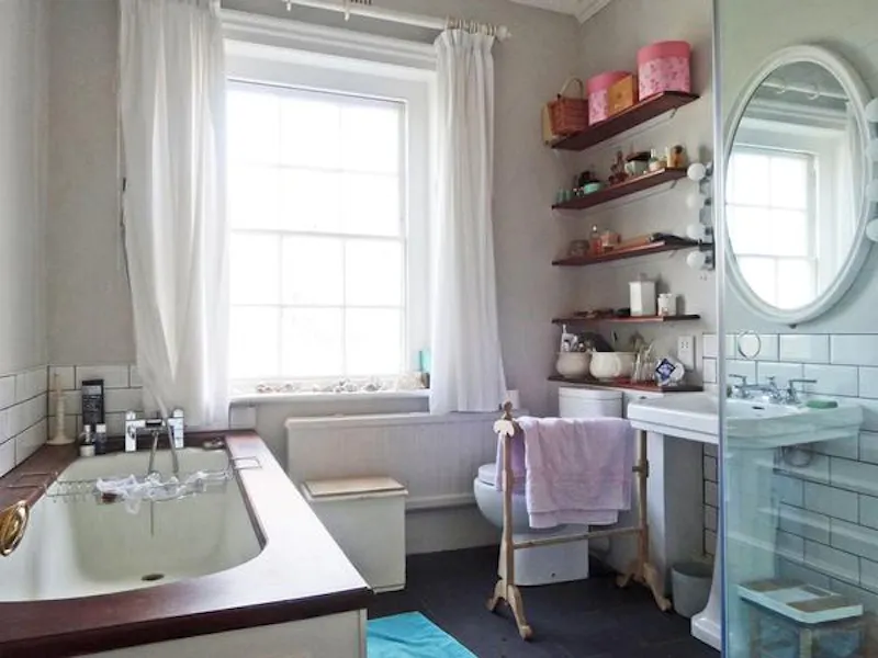 Bathroom at Gothic Wimbledon Lodge, B59 (photo 34)