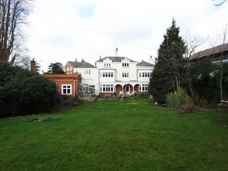 Gothic Wimbledon Lodge, B59 (photo 45)