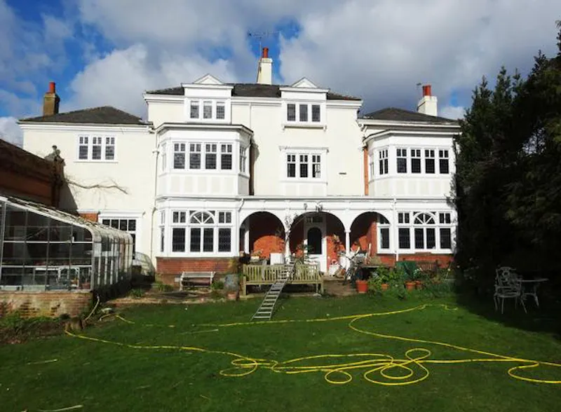 Gothic Wimbledon Lodge, B59 (photo 46)