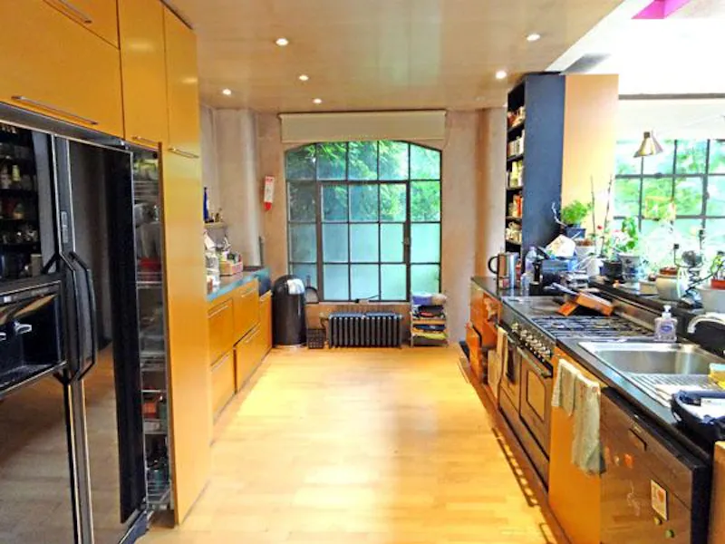 Distressed-luxury home in Angel, A405 (photo 17)
