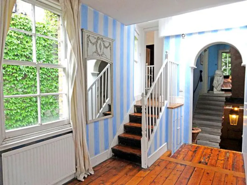 Distressed-luxury home in Angel, A405 (photo 29)