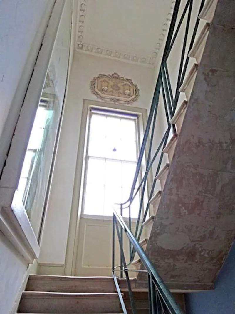 Distressed-luxury home in Angel, A405 (photo 32)