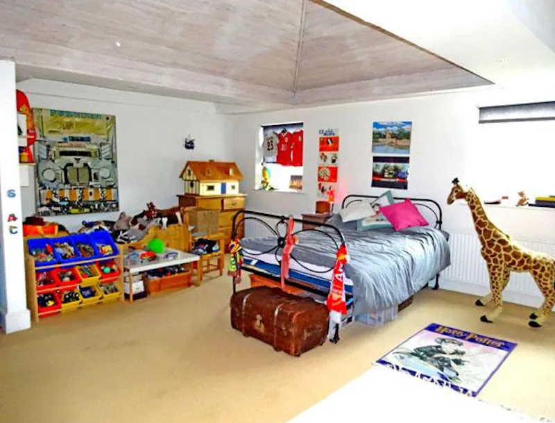 Bedroom - child's at Distressed-luxury home in Angel, A405 (photo 41)