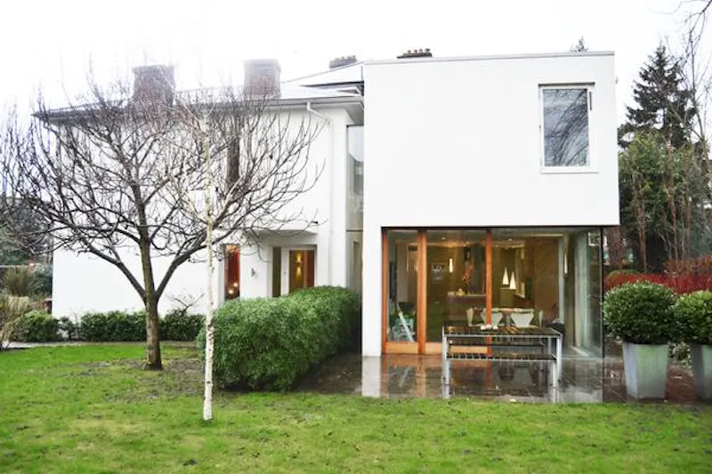 Bright, colourful Ealing house, B1483 (photo 51)