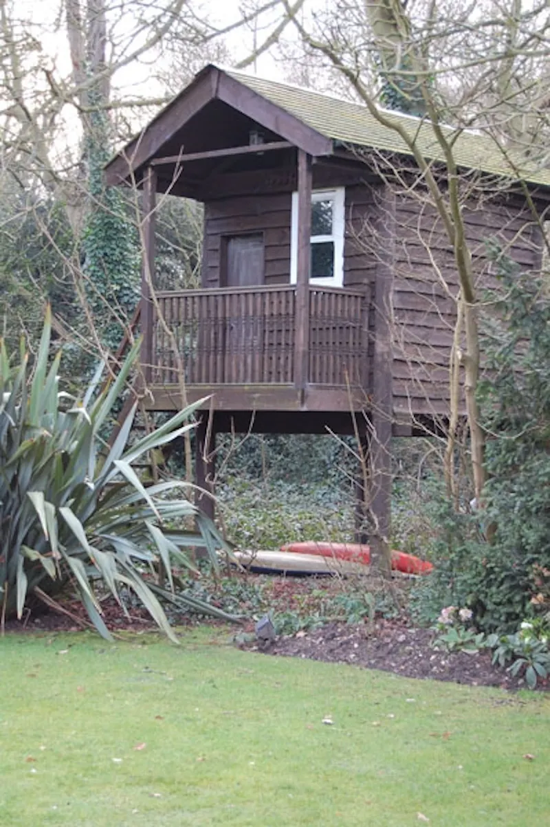 Summer house at Film location D1280 in Middlesex (photo 55)