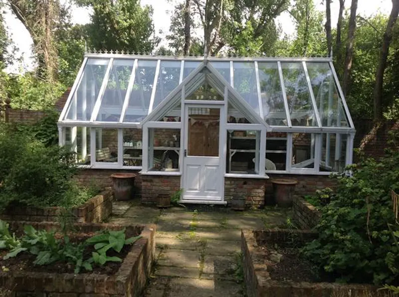 Greenhouse at Film location D1280 in Middlesex (photo 59)
