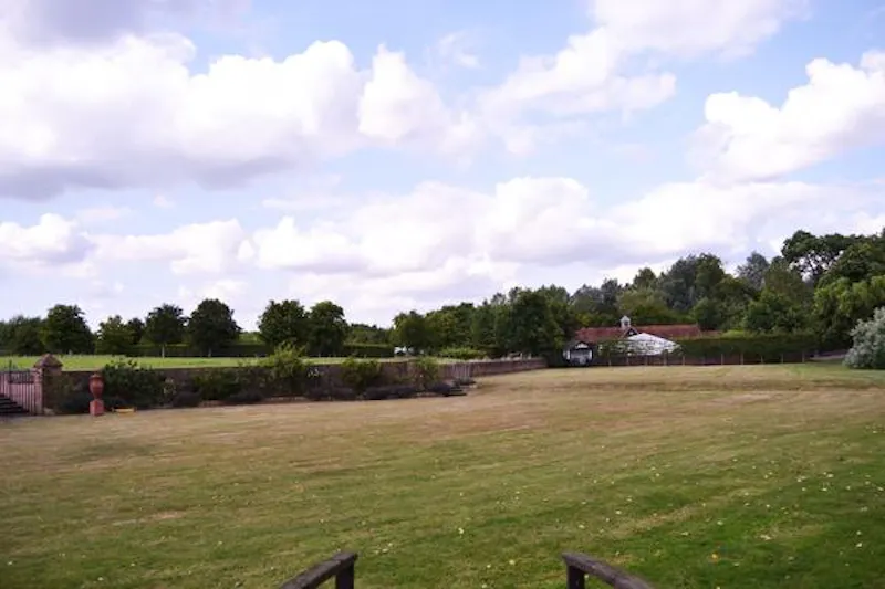 200 acre Radlett farm, L236 (photo 96)
