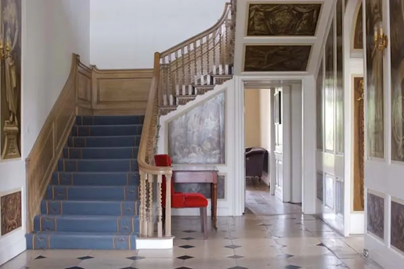 Entrance hall at 22-acre Berkshire mansion, A1170 (photo 13)