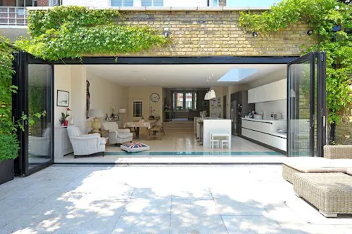Modern Wandsworth garden flat, F1034