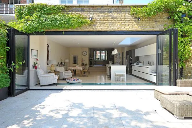 Glass at Modern Wandsworth garden flat, F1034 (photo 1)