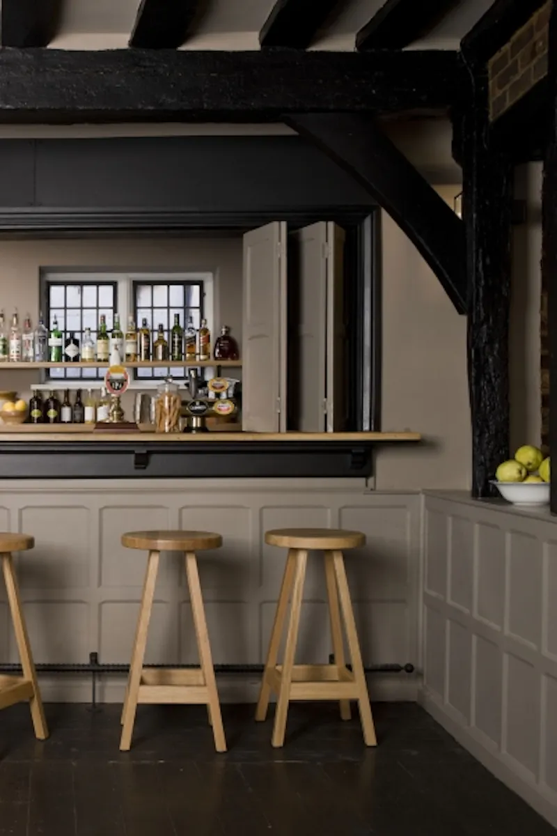 Amersham coaching inn, R728 (photo 4)