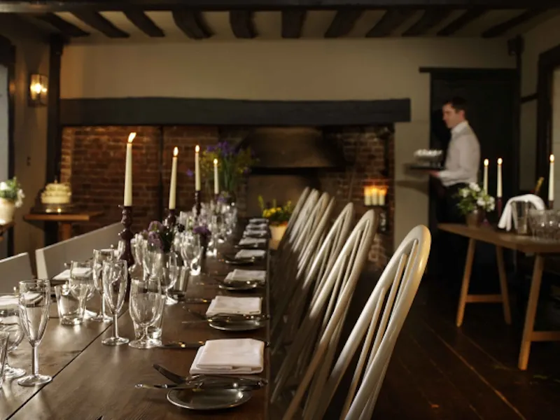 Beams at Amersham coaching inn, R728 (photo 8)