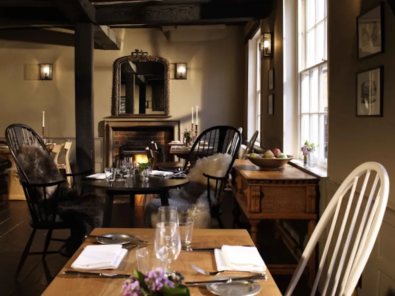 Amersham coaching inn, R728 (photo 10)