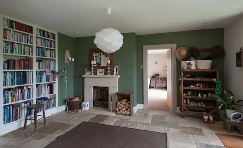 Library at Modern Chipping Norton barn, C790 (photo 15)